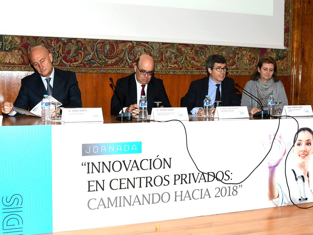 Mesa inaugural compuesta por Jordi Martí (ASEBIO), Javier Urzay (Farmaindustria), Adolfo Fdez-Valmayor (IDIS) y María Aláez (Fenin)