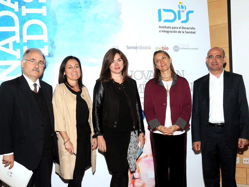 Componentes de la 1ª mesa redonda: Fernando Bandrés, Amelia Martín Uranga, Cristina Alzina, Josefina Lloret y Tomás Castillo