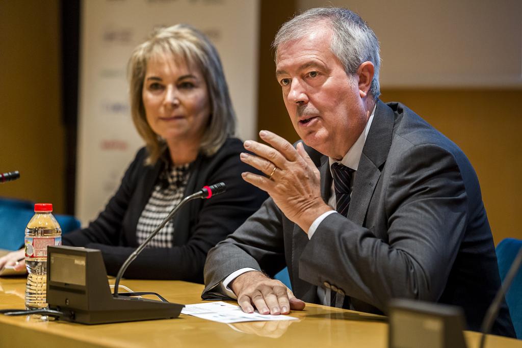 Luis Mayero y Cristina Contel en la apertura del acto