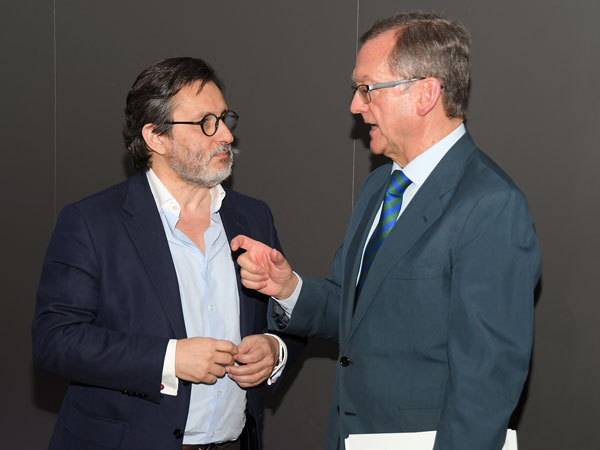 Julio Mayol y Jaime del Barrio en un momento previo al debate